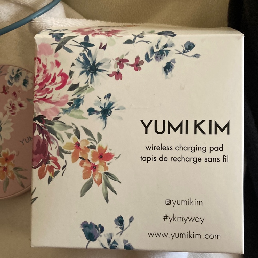 NWT Yumi Kim wireless charging pod.